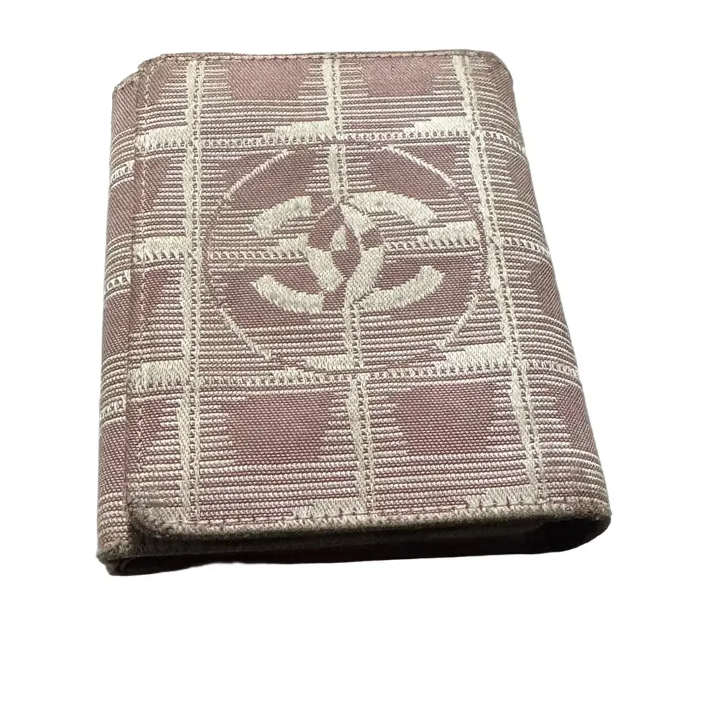 Chanel Pink Quilted wallet w/COA & bag